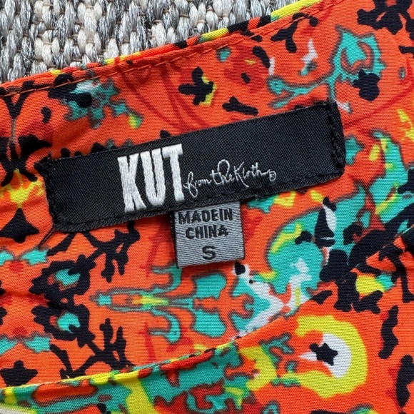KUT From the Kloth Kaleidoscope Print High-Low Top - Small - Picture 5 of 10